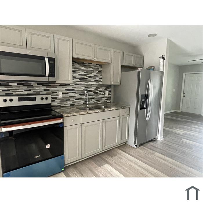 806 12th Street East